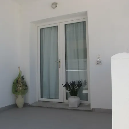 Guest House Suite 3* Όλμπια