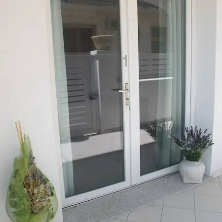 Guest House Suite Πανσιόν Όλμπια